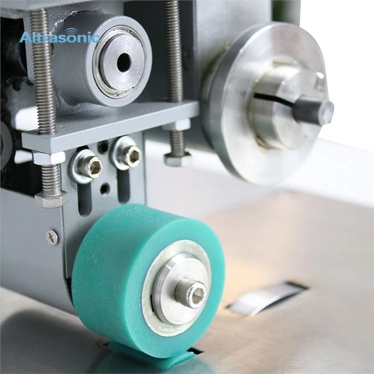 ultrasonic sealing machine